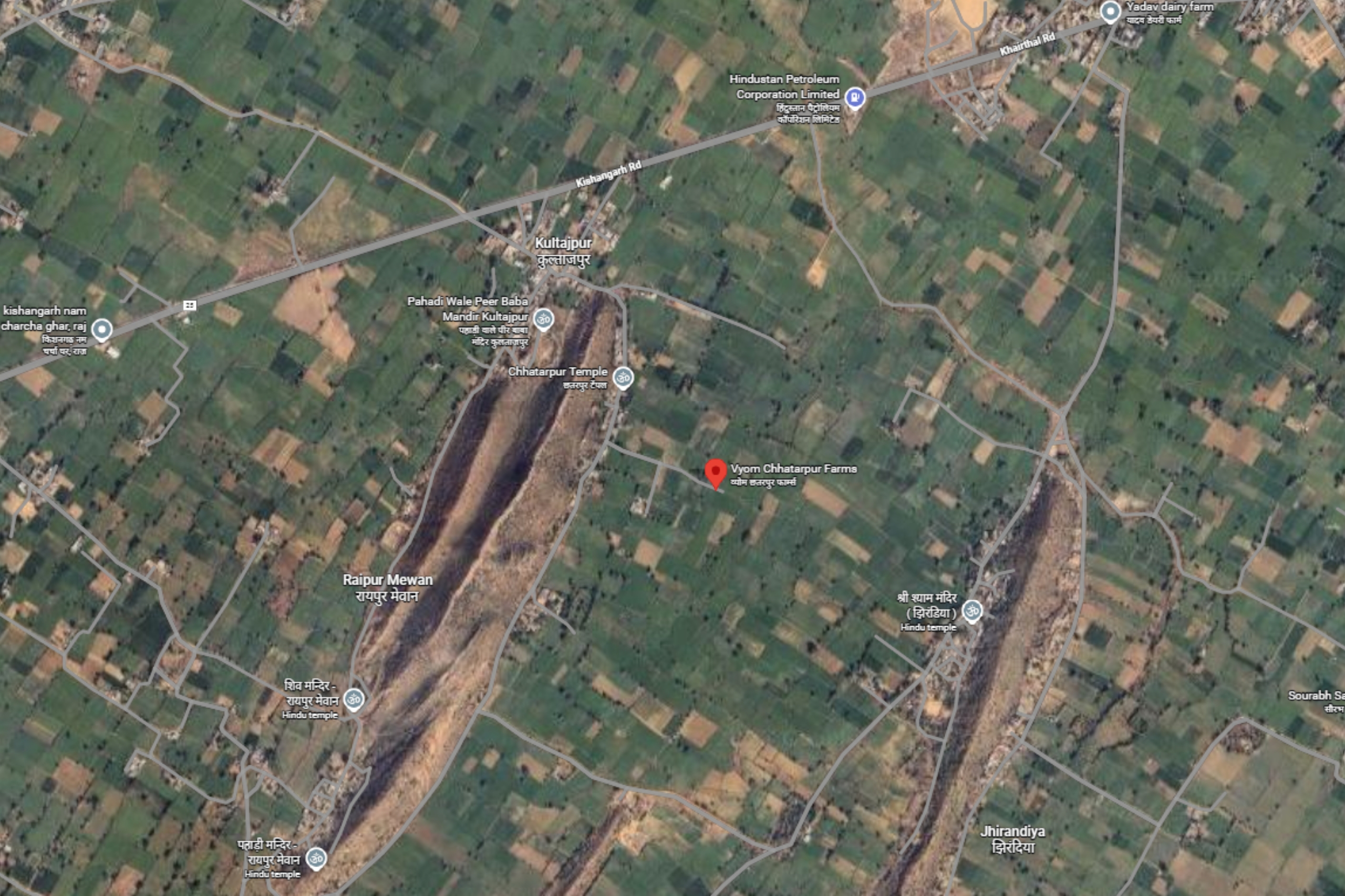 vyom-regency-real-estate-team-showing-chhatarpur-farms-project-to-clients