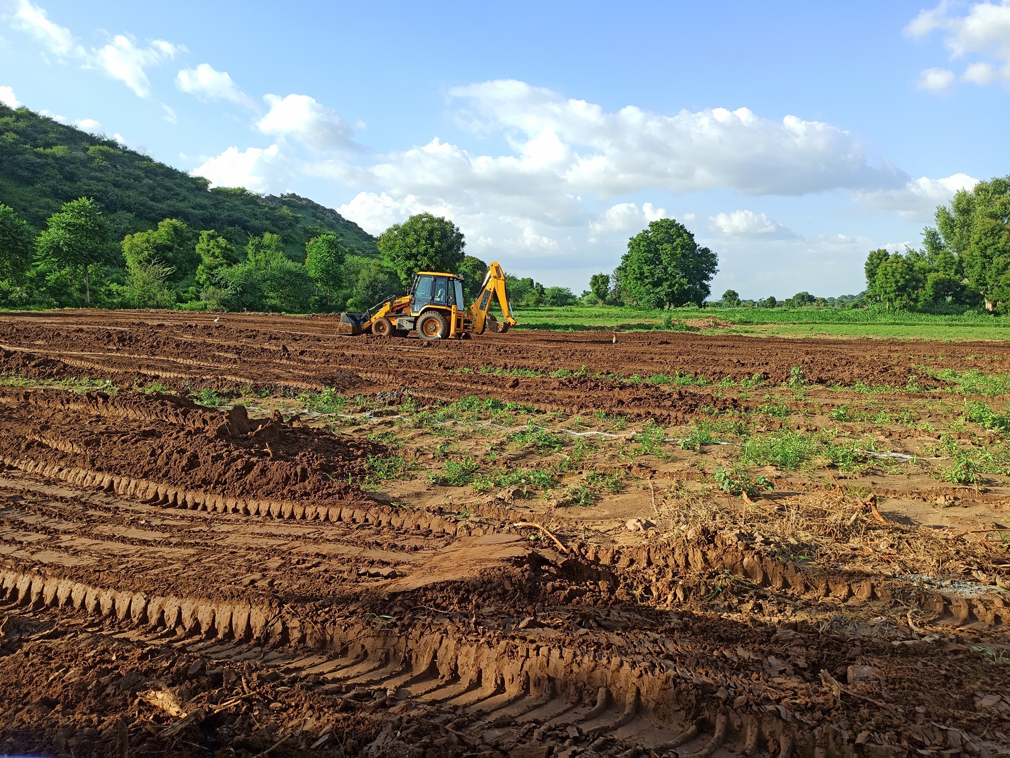 Why Choose a Farmhouse Near Gurgaon Delhi